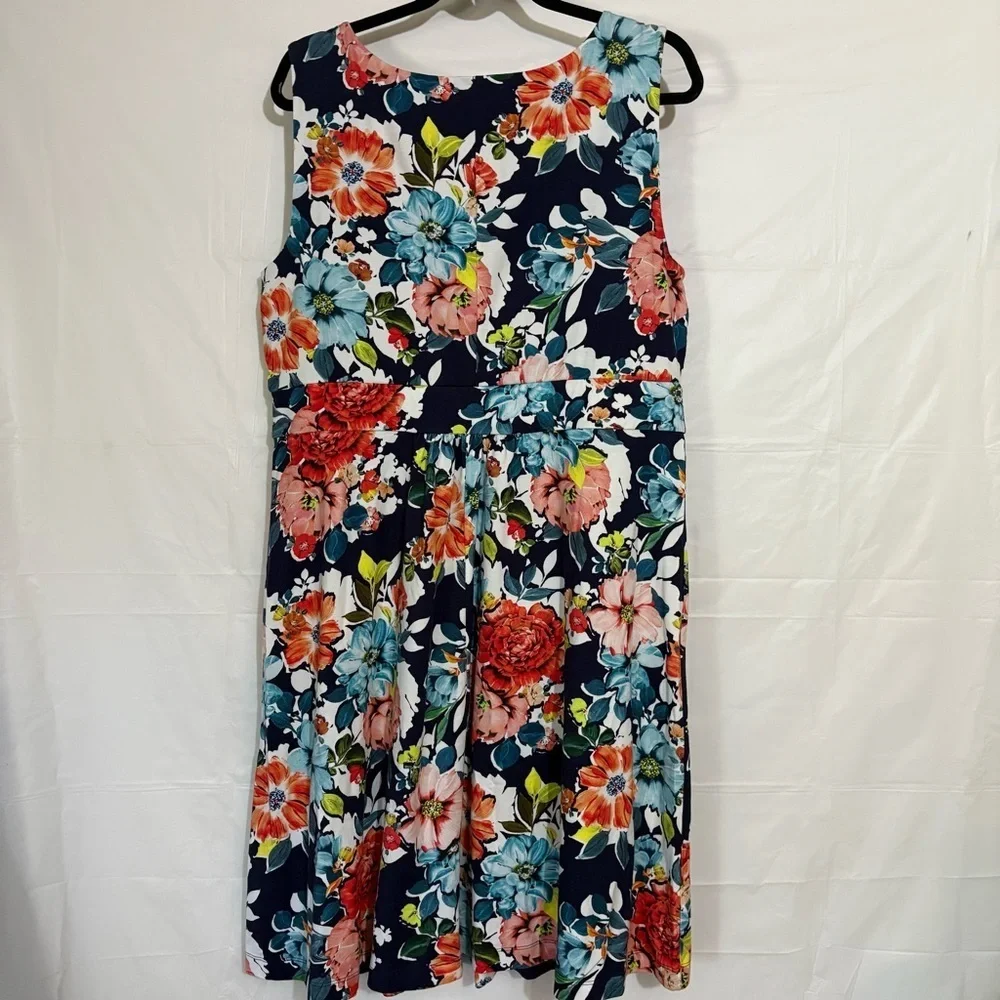 Land’s End-Floral Sleeveless Dress - Navy and Multicolor SZ XL - Picture 3 of 5